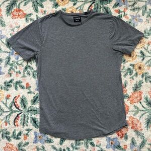 Cuts Curve Hem T Shirt Size M Gray